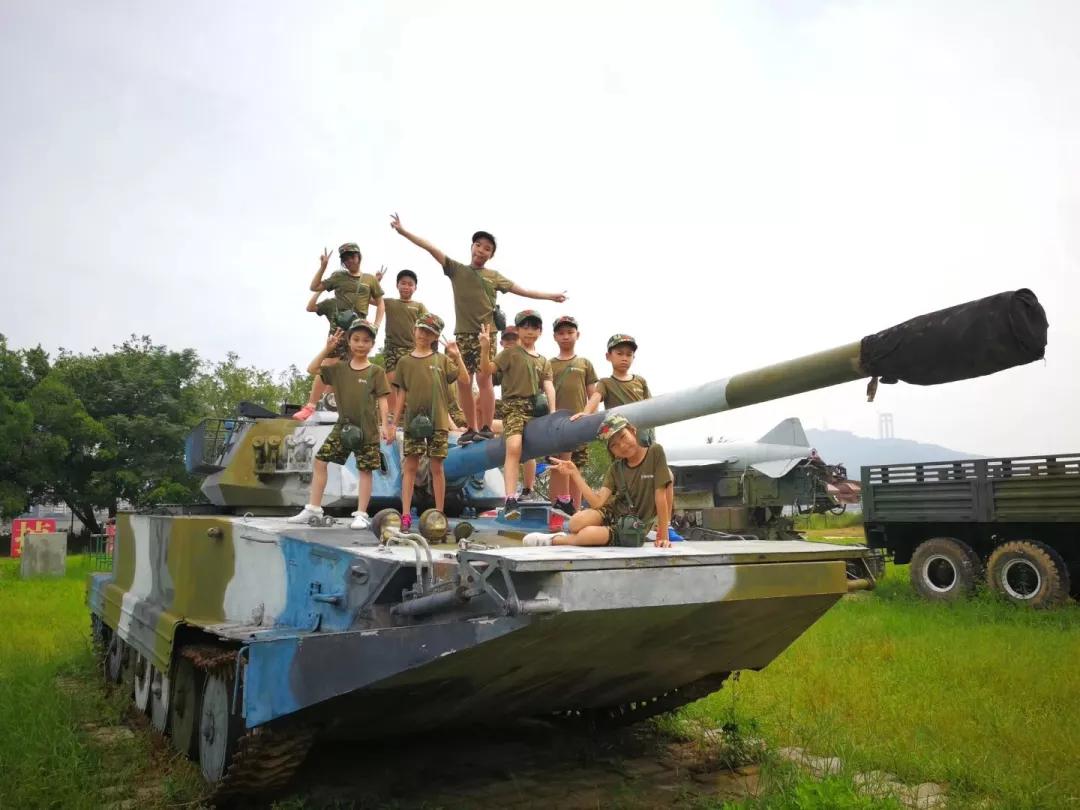 英姿颯爽小警察，精彩別樣夏令營