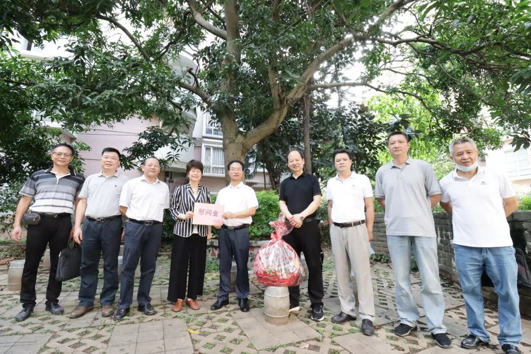 暖心！自治區(qū)總工會(huì)調(diào)研走訪慰問組到我市開展調(diào)研走訪慰問活動(dòng)