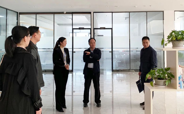 【走基層】謝善高到藤縣調研陶瓷產業(yè)和鈦白企業(yè)工會基層組織建設工作情況