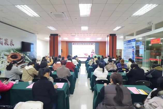 弘揚國學(xué)禮儀文化 綻放巾幗時代芳華——梧州市總工會舉辦國學(xué)禮儀培訓(xùn)班
