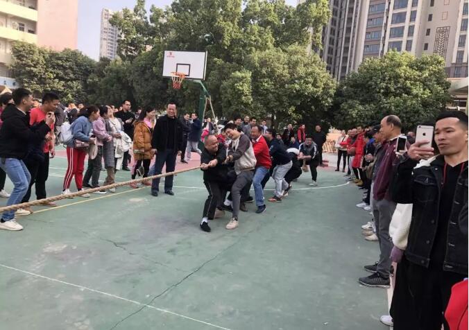 龍圩區(qū)總工會(huì)開展“慶元旦、迎春節(jié)”職工趣味體育活動(dòng)