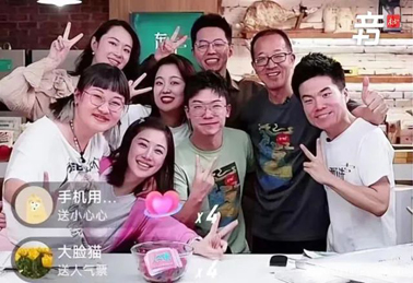 打工新鮮事丨一邊“上課”，一邊“賣(mài)大米”，被他的直播語(yǔ)錄圈粉了~