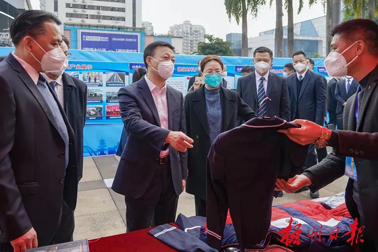 “梧州人愛(ài)用梧州產(chǎn)品”暨工業(yè)產(chǎn)品冬季展銷活動(dòng)啟動(dòng)